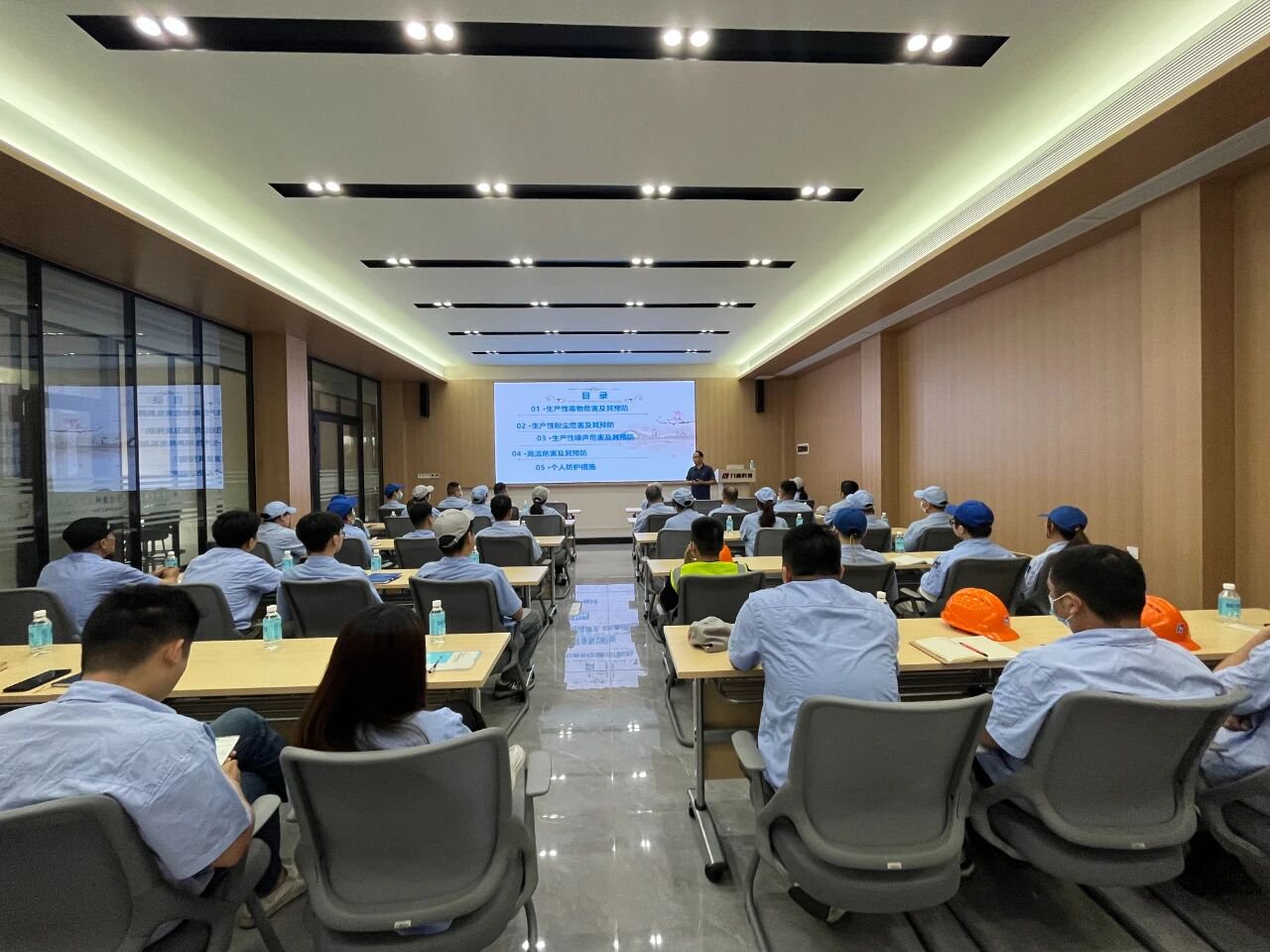 開展職業健康安全防范知識普及培訓